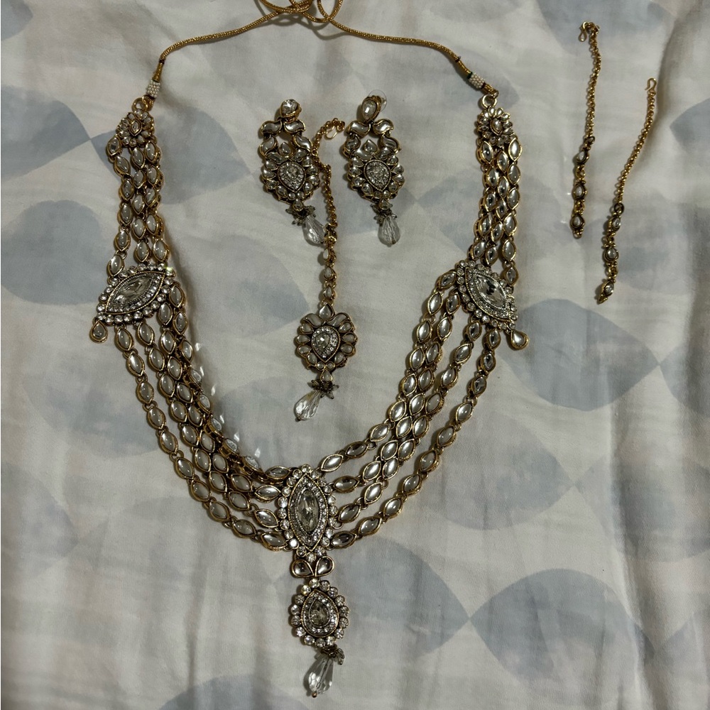 Indian jewelry set NWOT
